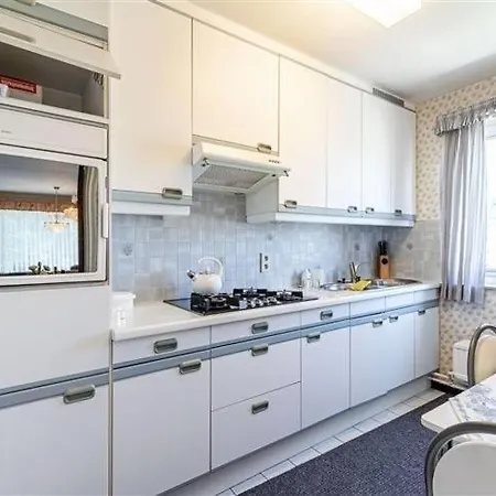 Superb Flat With 3 Bedrooms Parking And Balcony * アントウェルペン
